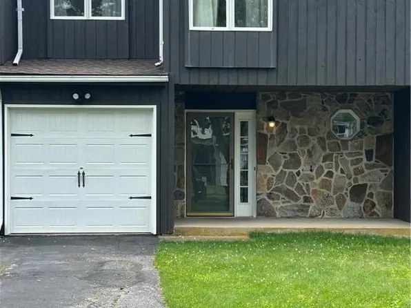 349 Tamarack Dr, Allentown, PA 18104