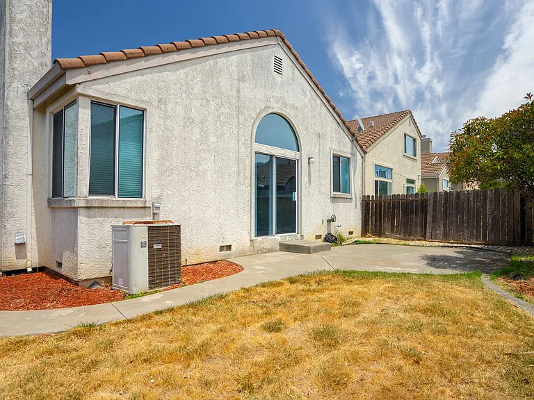 957 McCoy Creek Cir — Photo 19