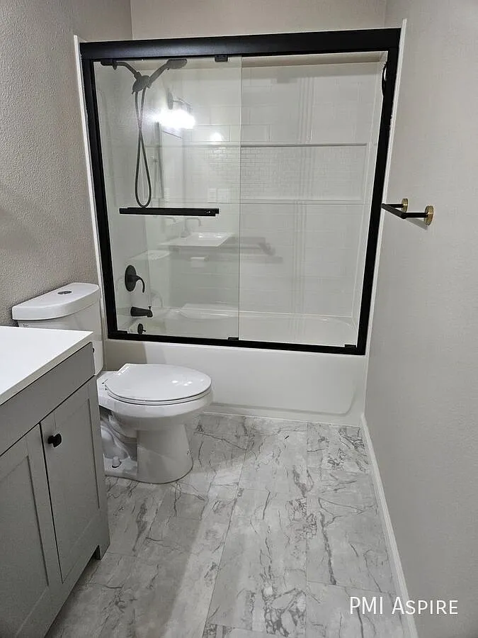 3 Bedroom 2 Bathroom Townhouse in Longmont — Photo 4