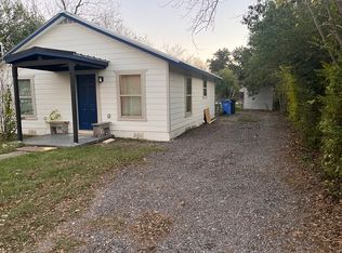 1063 Tabernacle St, Seguin, TX 78155