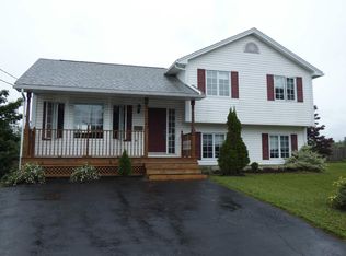33 Kings Rd, Lower Sackville, NS B4C3J5