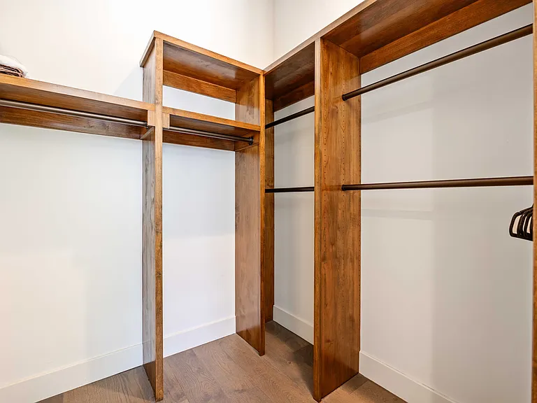 Casita Suite 5 Walk-In Closet