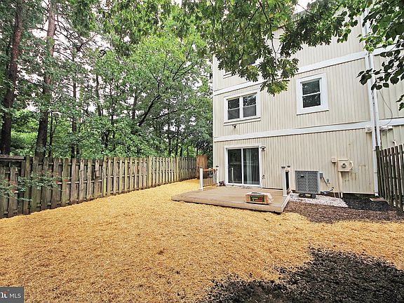 3rd image of 6431 Entwood Ct