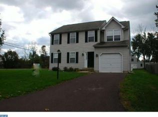 648 Charles Dr, Gilbertsville, PA 19525