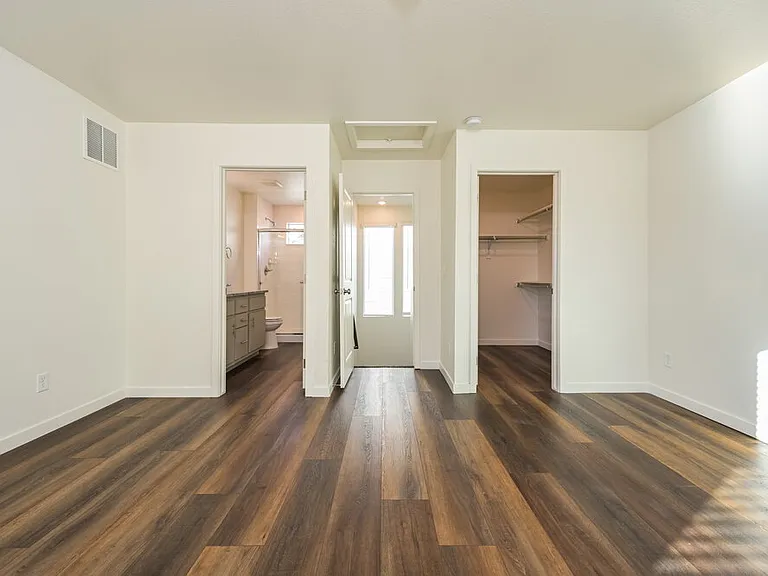 18564 E 47th Pl — Photo 11