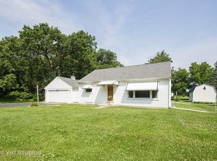 9104 Lucas Rd W, Crystal Lake, IL 60012