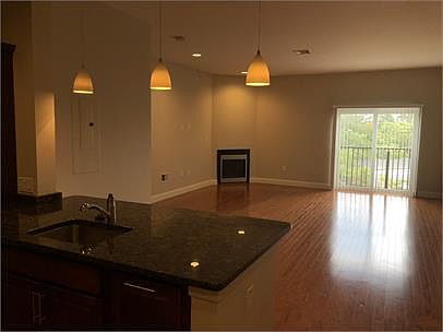 2nd image of 28 Goodhue St Unit 303