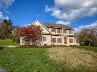551 E Woods Dr, Lititz, PA 17543