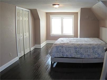 4th image of 3002 E 32nd St