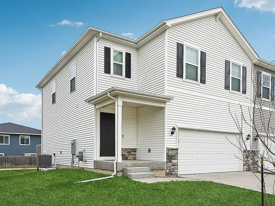 4 bed, 1798 sqft, $2,375 — Photo 2