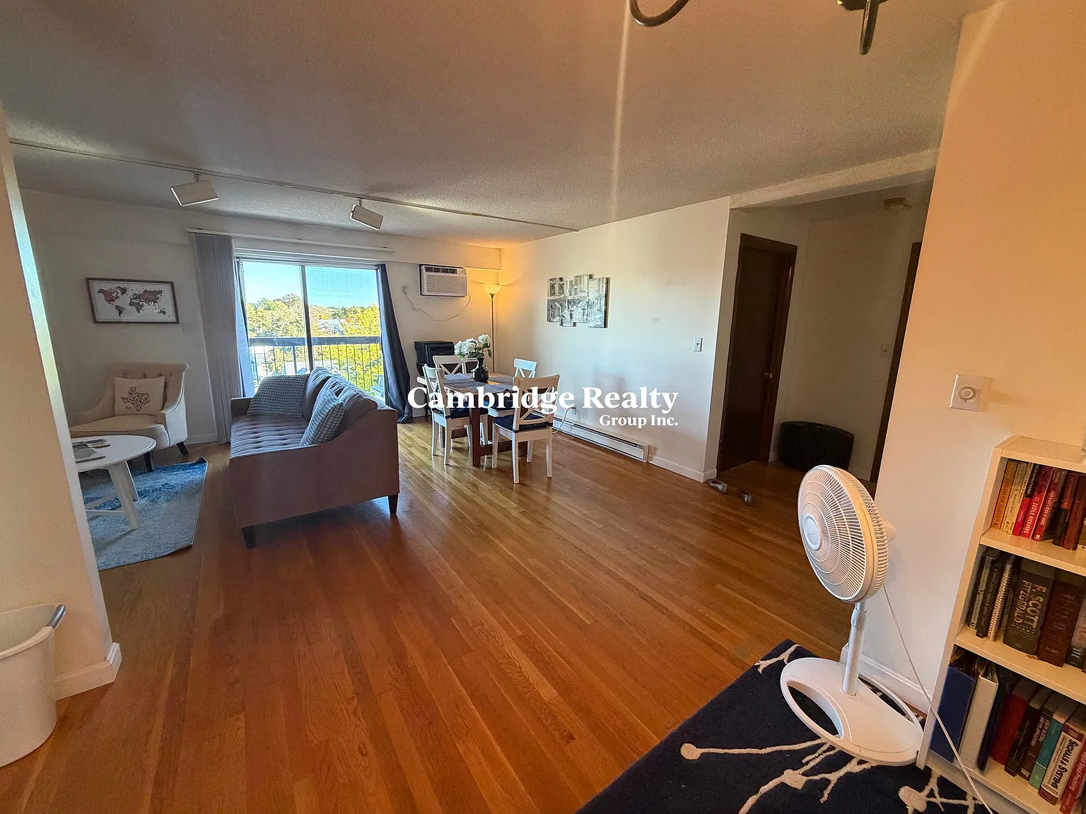 1 bed, 1.0 bath, 734 sqft, $2,250 — Photo 2