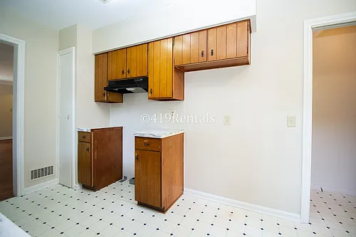 2424 Lambert Dr — Photo 6