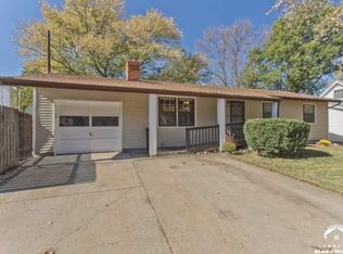 1929 Maple Ln, Lawrence, KS 66046