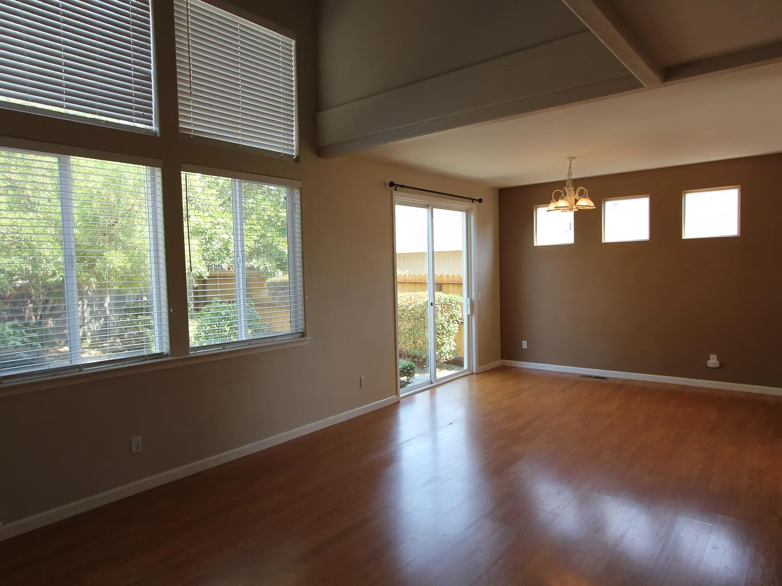 4 bed, 2.5 bath, 1700 sqft, $3,600 — Photo 3