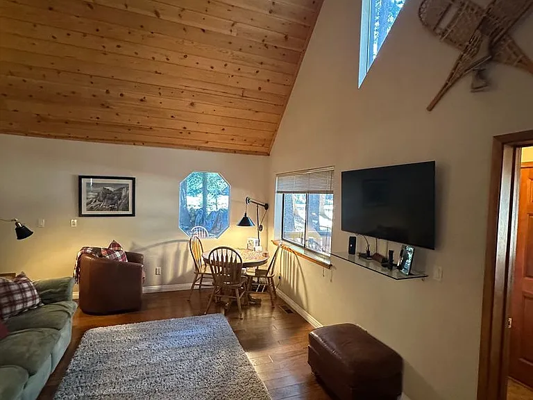11275 Chalet Rd — Photo 5
