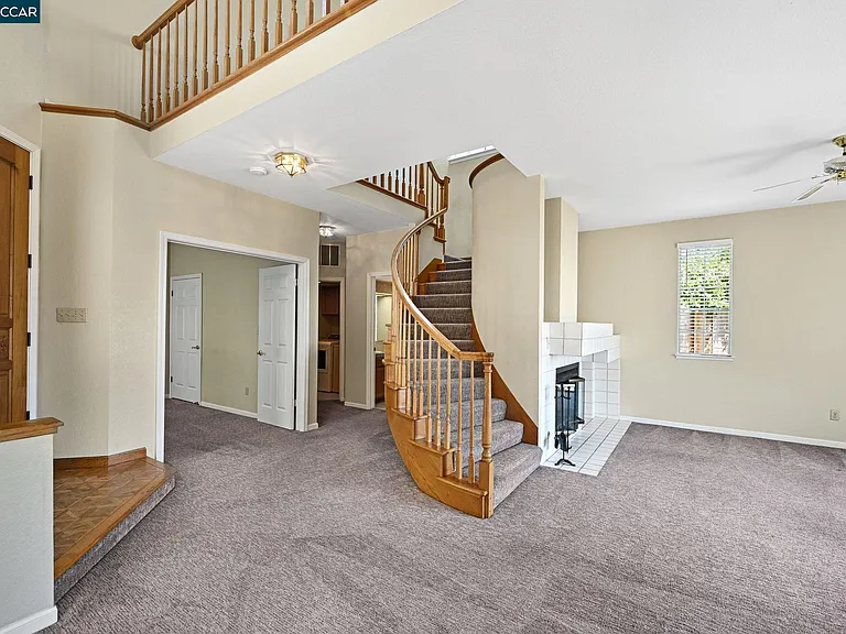 1319 Strawberry Ct — Photo 5