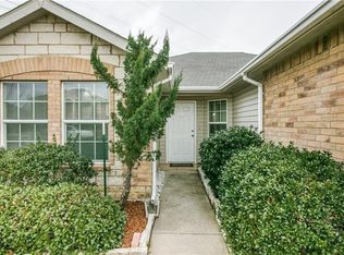 2900 Saddle Dr, Denton, TX 76210