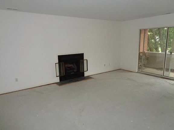 3rd image of 3820 Ashworth Dr