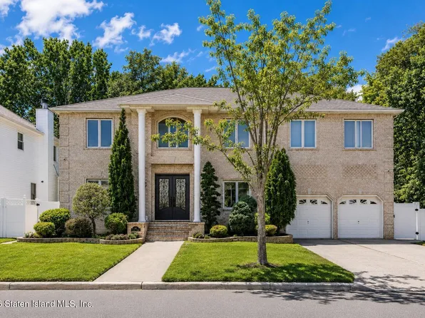 46 Carolyn Ct, Staten Island, NY 10309