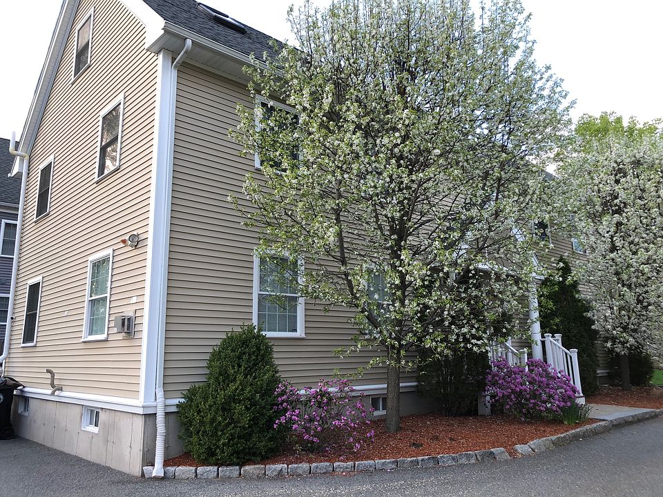 2nd image of 568 Trapelo Rd