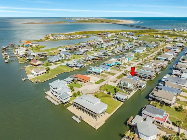 333 Schooner Dr, Freeport, TX 77541