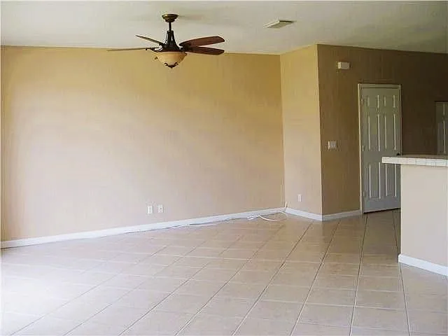 3027 N Evergreen Cir — Photo 5