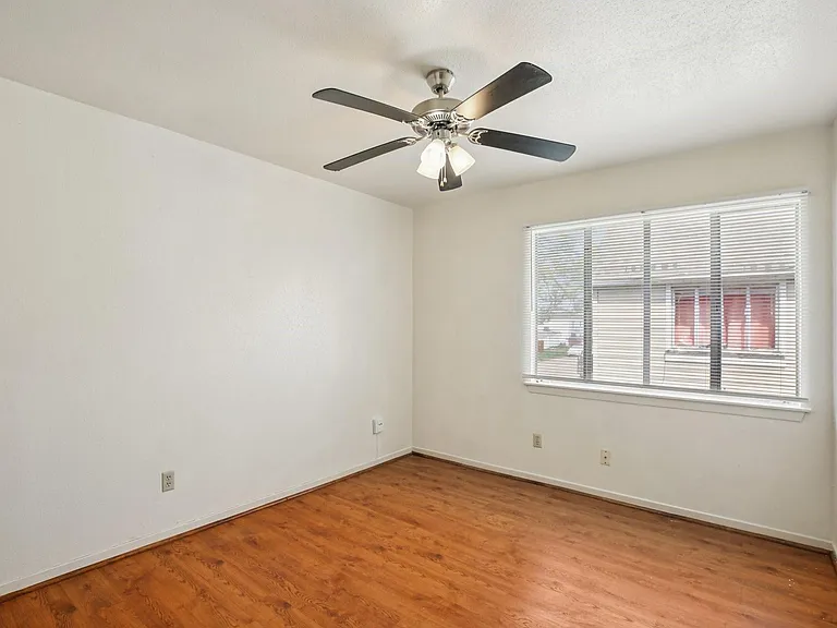 8379 La Roche Ln — Photo 21