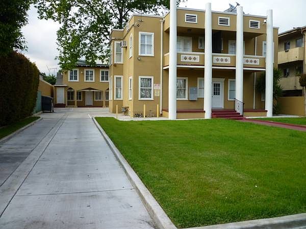1st image of 261 Parke St APT 2