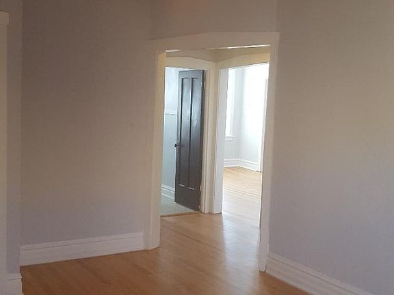 3rd image of 484 N Austin Blvd APT 3