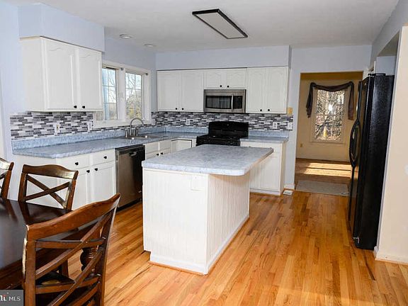 3rd image of 6800 Mount Olive Ct