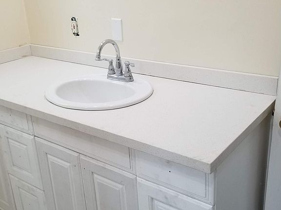 4th image of 8816 Highland Ave