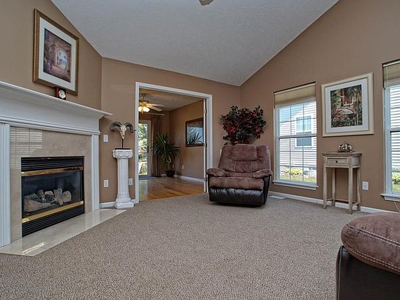4th image of 4323 Arlington Dr