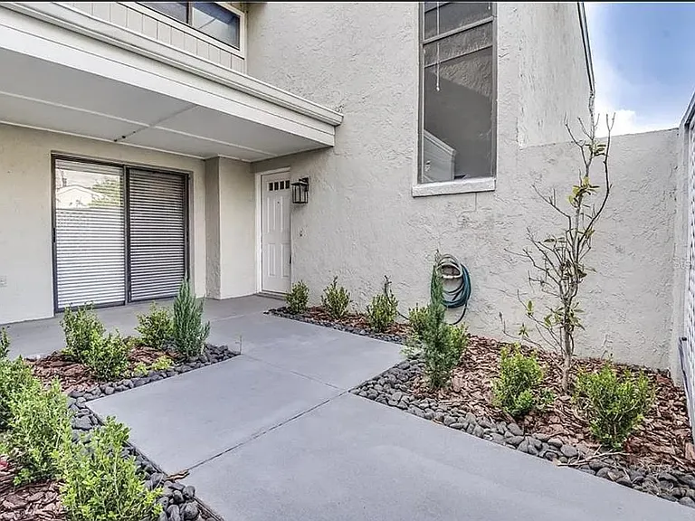 5377 Vineland Rd — Photo 20