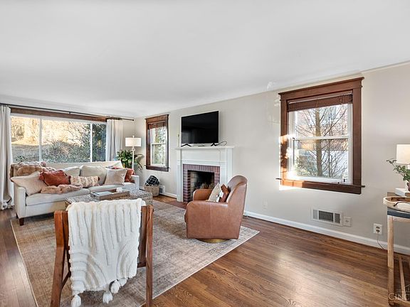 4th image of 2824 Cortelyou Pl
