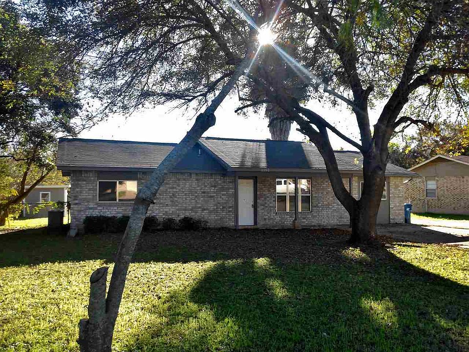 1st image of 1202 Ash Dr
