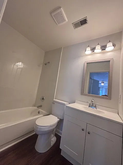2 bed, 1000 sqft, $1,200 — Photo 3