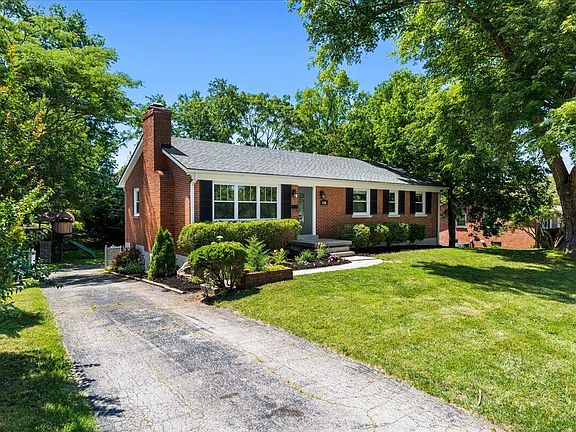 2nd image of 3508 Arden Pl