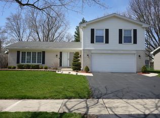 4002 Roslyn Rd, Downers Grove, IL 60515