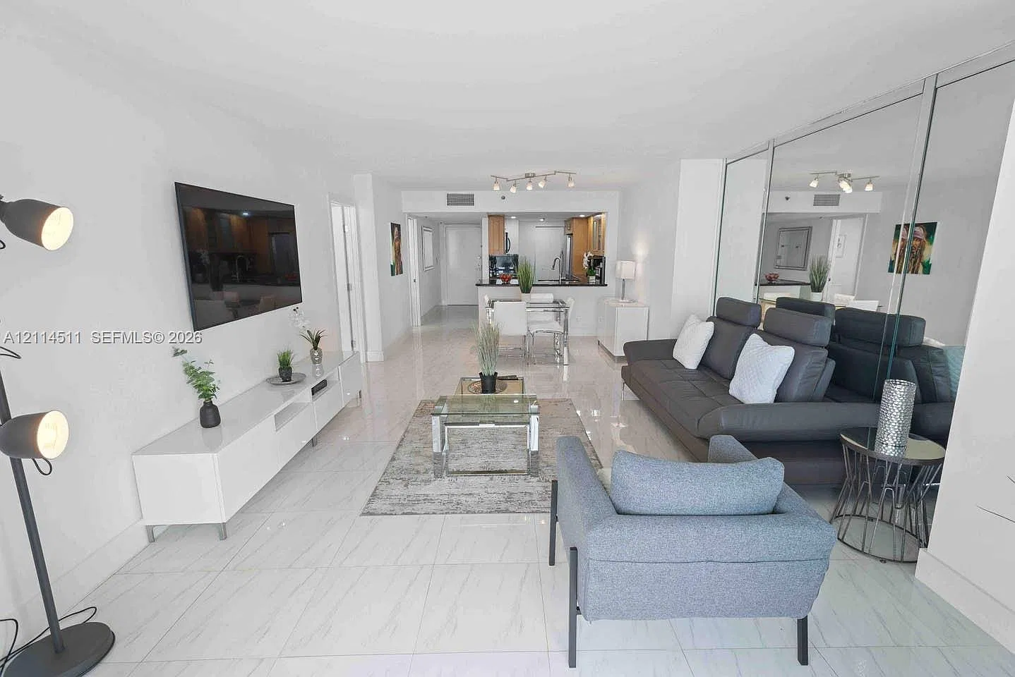 The Grand Condominium — Photo 3