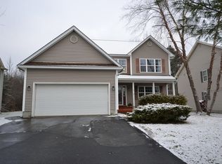 65 Bower St, South Burlington, VT 05403