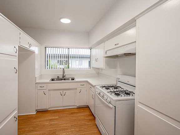 5th image of 2372 Florencita Ave APT 15