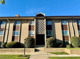 10438 N Church Dr, Cleveland, OH 44130
