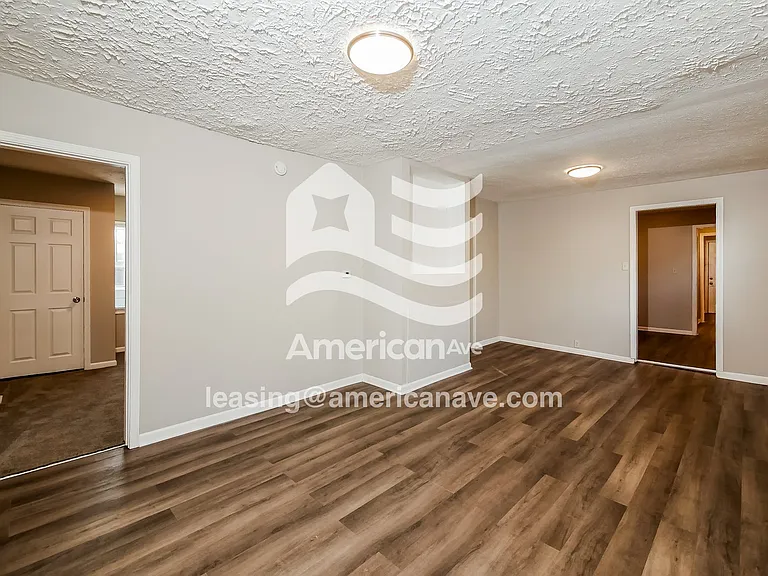 1274935_004_wm_-_living_room_13457842.jpg