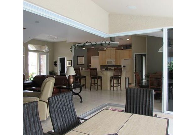 3rd image of 5006 SW 27th Ave