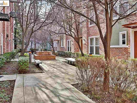 3rd image of 22851 Paseo Pl