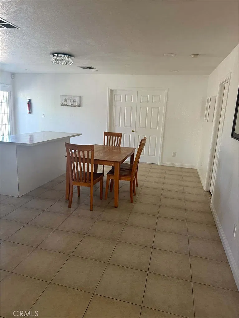 6 bed, 2248 sqft, $6,000 — Photo 4