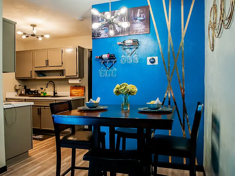 2528 Mar Ct — Photo 5