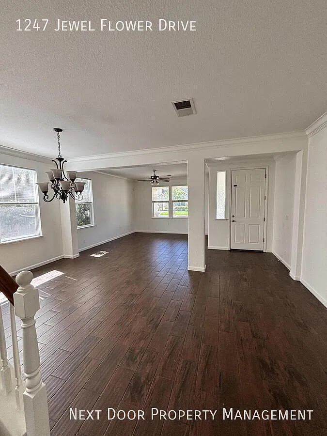Your next home at 1247 Jewel Flower Dr in Pattersonan expansive, beautifully maintained single-fa... — Photo 2