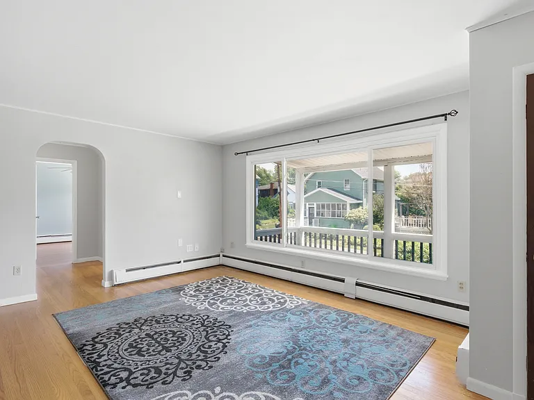 35 Fountain Ave — Photo 2
