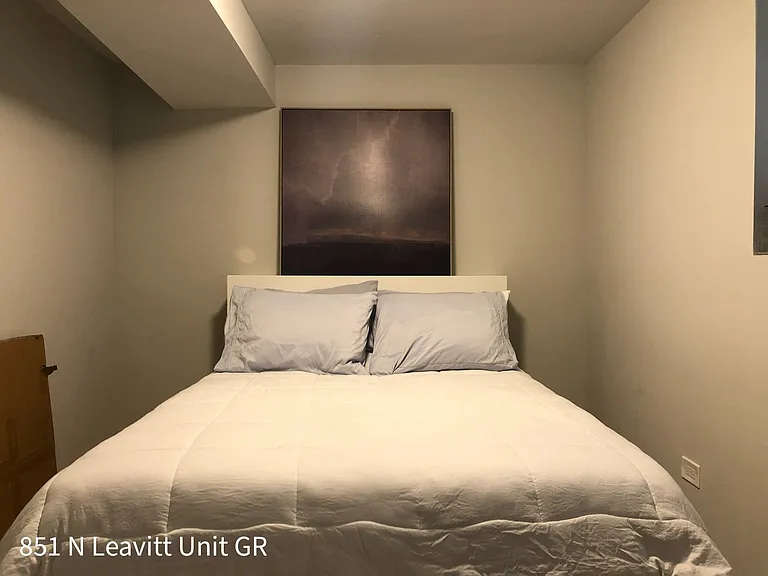 851 N. Leavitt St. — Photo 8
